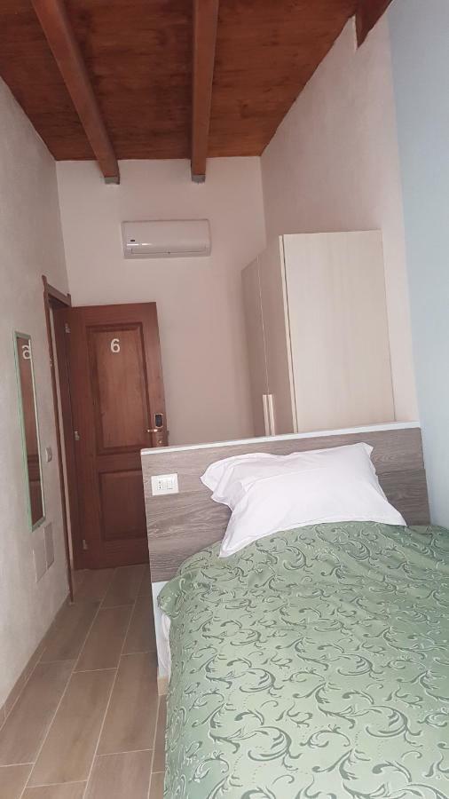 Hotel Boutique Oriente Express Cagliari Exterior foto